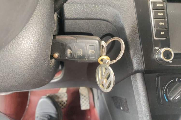 Used Volkswagen Santana 2015 1.6L Automatic Fashion Edition Vehicle Key