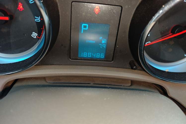 Used Buick GT 2013 GT 1.6L Automatic Fashion Edition Odometer Close Up