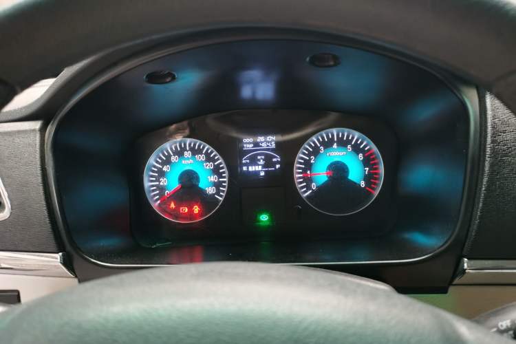 Used Jinbei New Hiace X30L CNG 2023 70L CNG Wealth Edition Coach 6/7-Seater Central Air-Conditioned Version SWCC15M