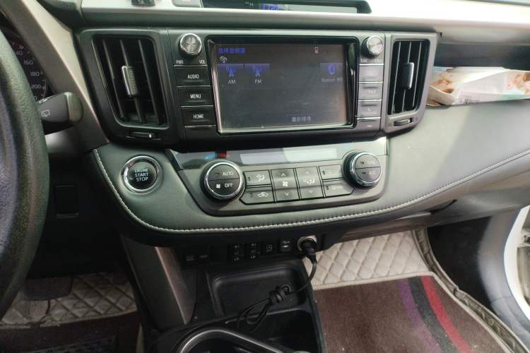 Used Toyota RAV4 2016 2.0L CVT Two-Wheel Drive Smart Edition China V Standard
