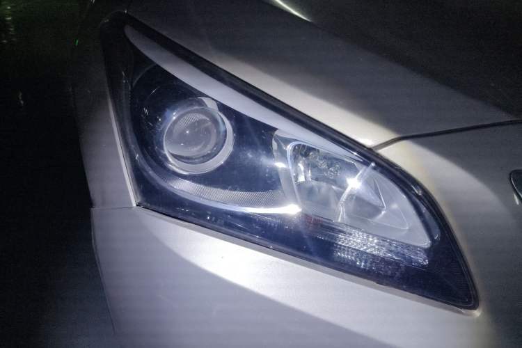 Used Hyundai Mistra 2014 1.8L Automatic Smart GLS Right Front Headlight