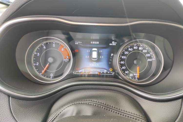 Used Jeep Cherokee 2019 2.0T Two-Wheel Drive Smart Enjoyment Version China VI
