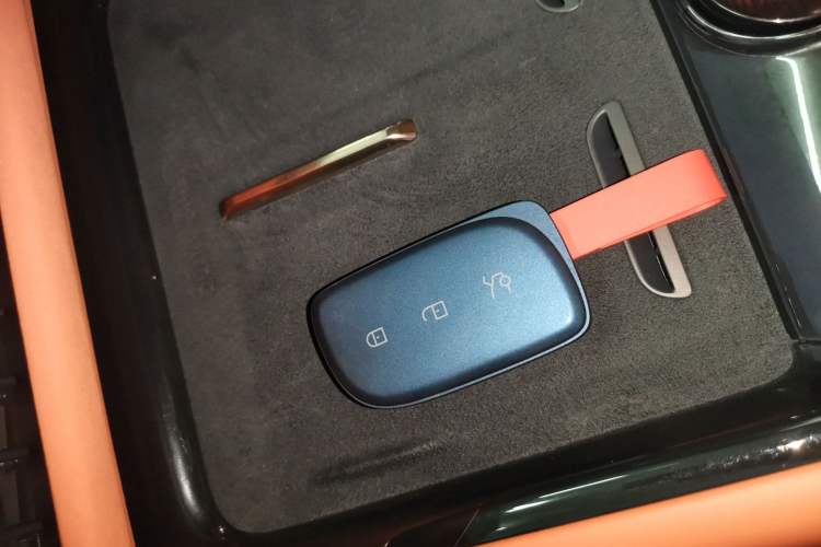 Used Lynk & Co 900 2025 2.0T Ultra
