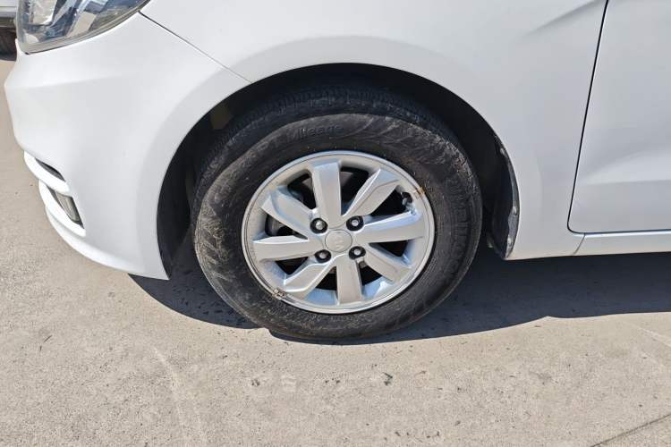 Used Kia K2 2015 Sedan 1.4L Automatic GLS Exterior 4