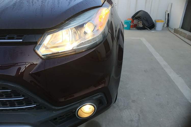 Used JMC Yusheng S350 2016 2.0T Automatic 4x4 Gasoline Luxury Version with Sunroof 7 Seats
