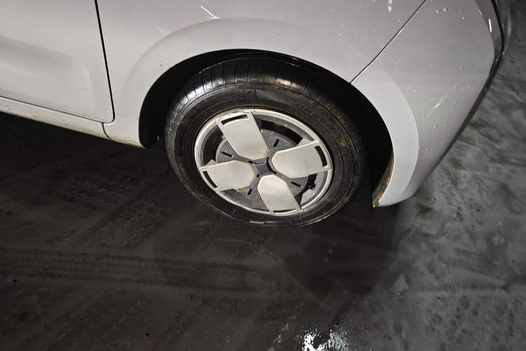 Used Wuling Air ev 2023 - Four Seats - Advanced Edition Right Front Wheel Hub