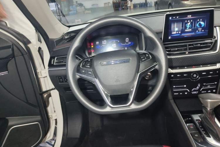 Used Venucia T60 2020 1.6L CVT Smart Drive Version China VI Standard