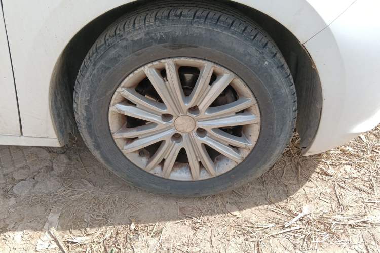 Used Peugeot 301 2016 1.6L Manual Comfort Edition Right Front Wheel Hub