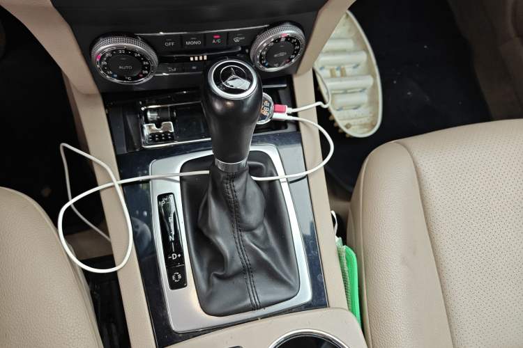 Used Mercedes-Benz GLK-Class 2011 GLK 300 4MATIC Dynamic Model
