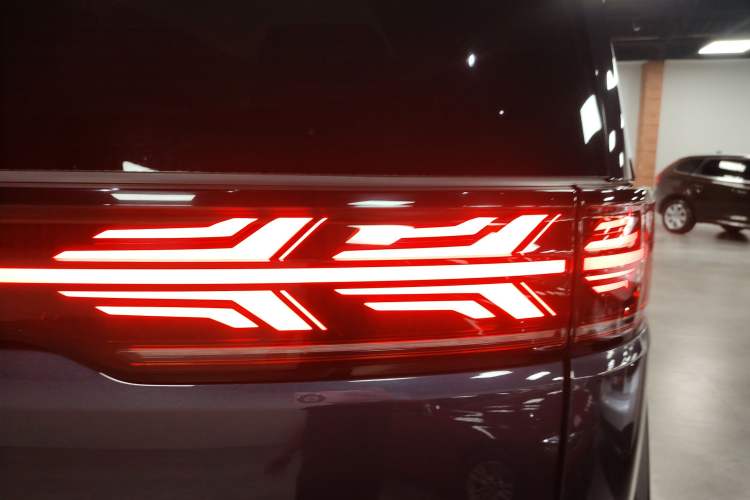 Used Denza D9 2022 DM-i 970 Four-Wheel Drive Flagship Model
