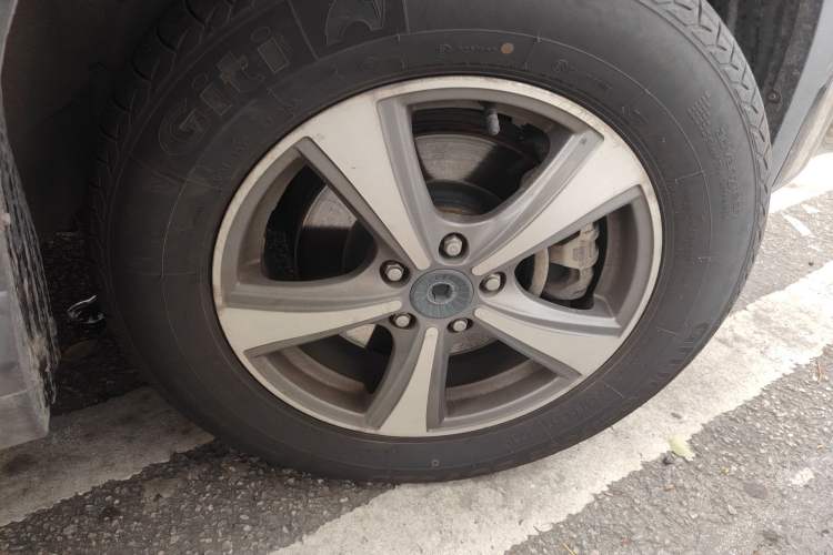 Used Haval H6 Coupe 2018 Blue Label 1.5T Automatic Two-Wheel Drive Luxury Model Right Front Wheel Hub