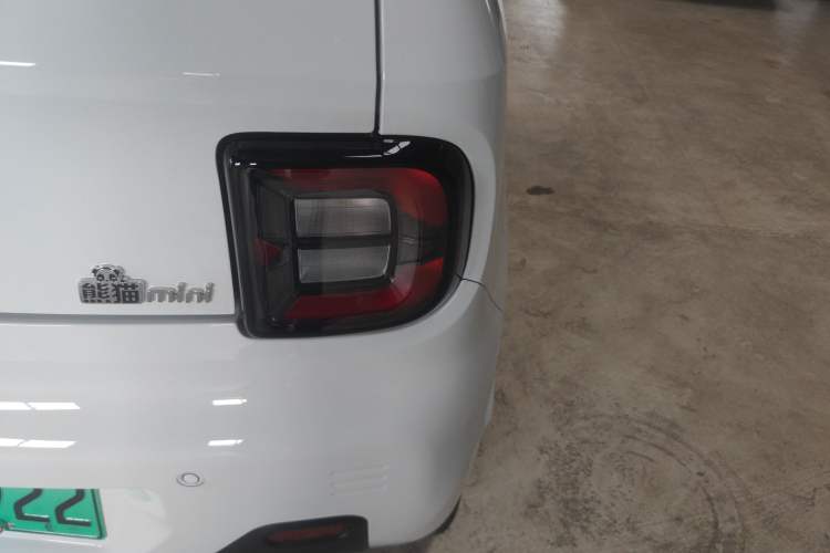 Used Geely Galaxy Panda 2024 Panda Mini 200km Endurance Bear Right Rear Taillight