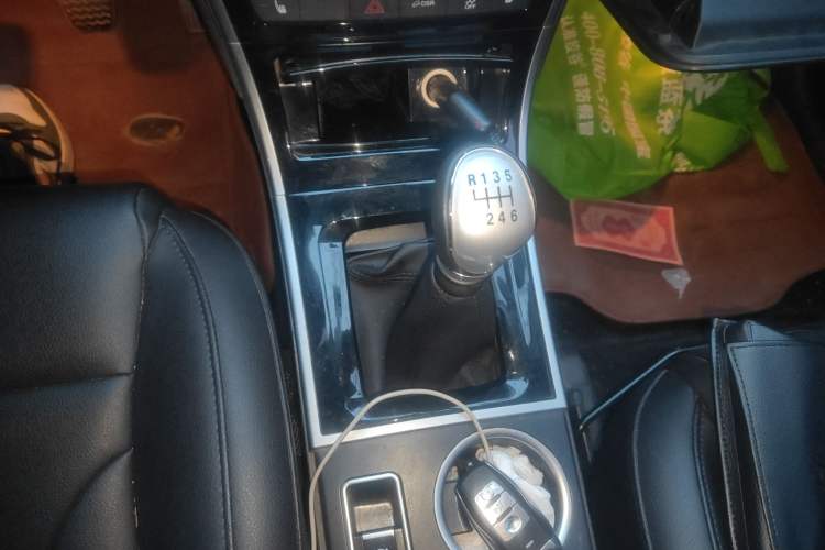 Used Haval H2 2016 Red-Label 1.5T Manual Two-Wheel Drive Luxury Model