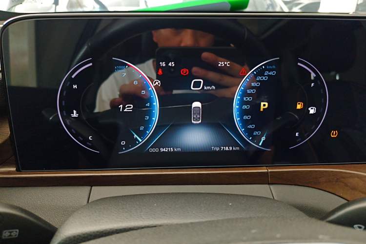 Used Ford Equator 2021 EcoBoost 225 Premier 6-Seater Instrument Cluster