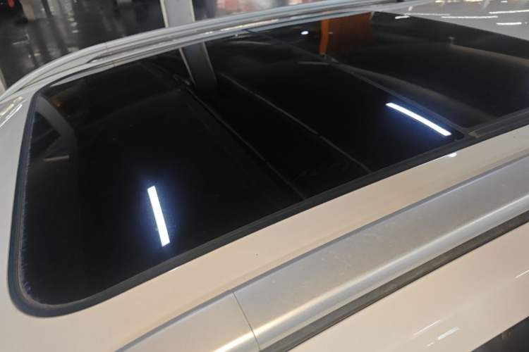 Used Baojun 510 2017 1.5L Manual Luxury Model Roof