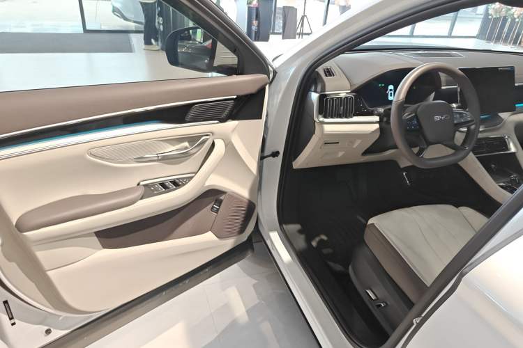 Used BYD Song PLUS New Energy 2025 DM-i Intelligent Driving 112KM Prestige Model