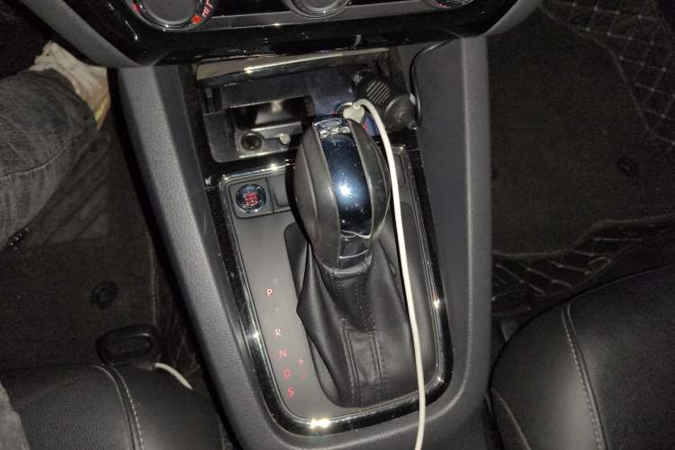 Used Volkswagen Sagitar 2017 230TSI Automatic Comfort Version
