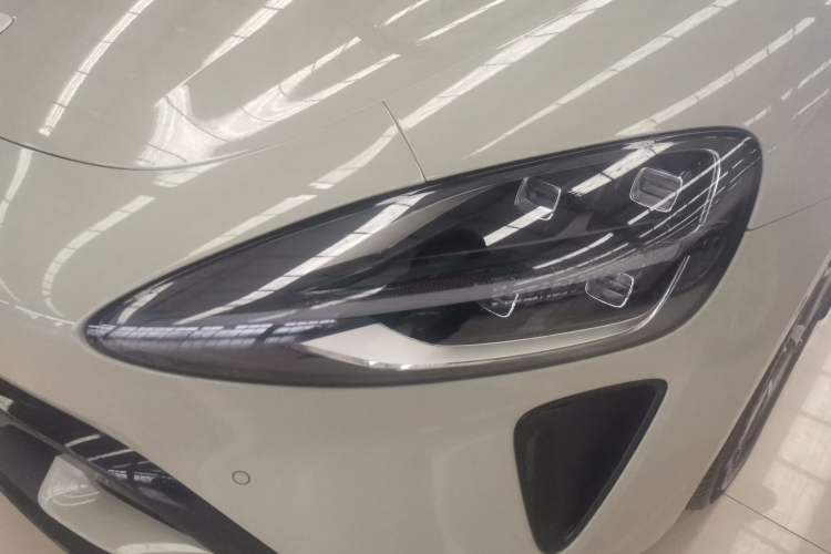 Used Xiaomi Auto SU7 2024 Rear-Drive Long-Range Intelligent Driving Version