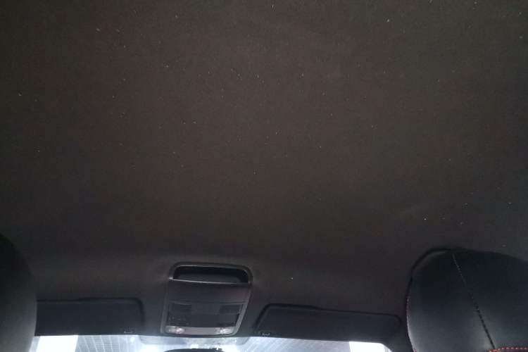 Used Volkswagen Beetle 2015 180TSI model
