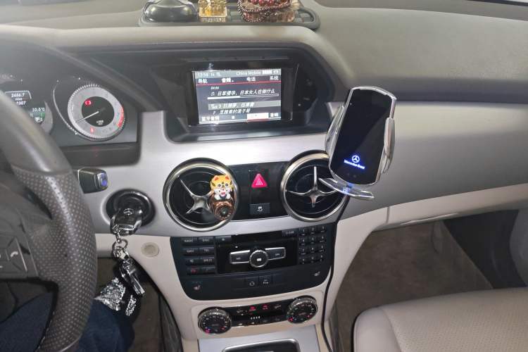 Used Mercedes-Benz GLK-Class 2013 GLK 300 4MATIC Dynamic Sunroof Model