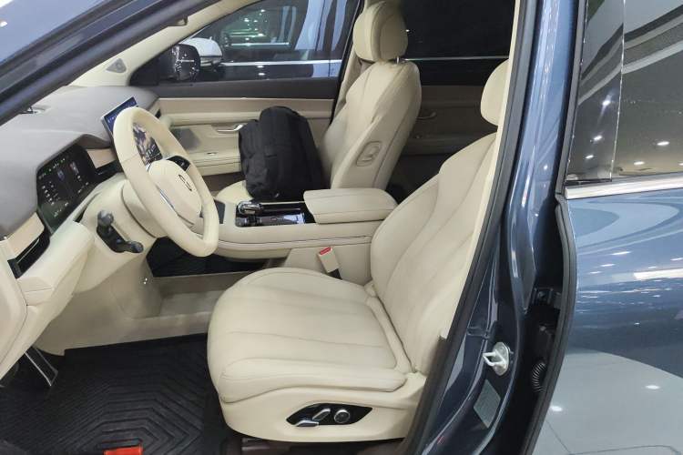 Used Hima AITO M7 2024 1.5T Intelligent Drive Rear-Drive Ultra Version 5 Seats Left Front Seat