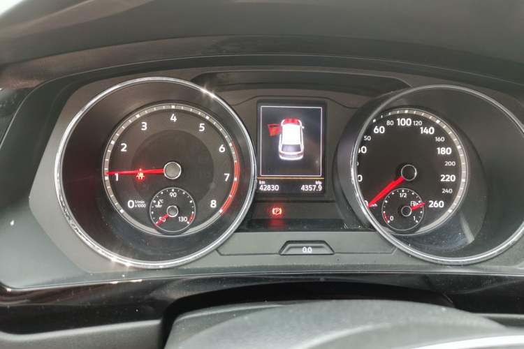 Used Volkswagen Tiguan L 2018 280TSI Automatic Two-Wheel Drive Comfort Edition Odometer Close Up