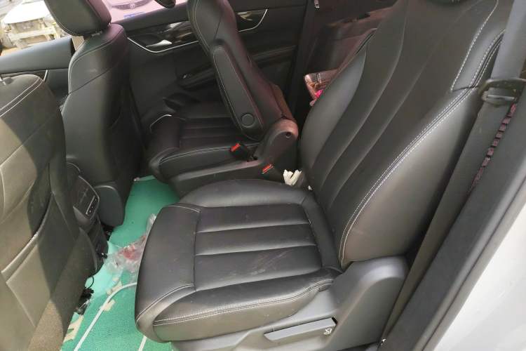 Used BYD Song MAX 2018 1.5T Automatic Smart Connect Elite Model with 6 Seats
