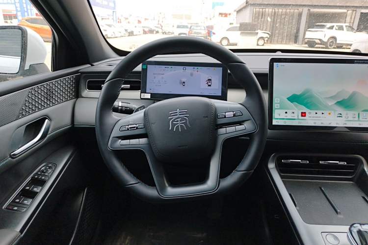 Used BYD Qin PLUS 2025 DM-i Smart Drive 120KM Superior Model
