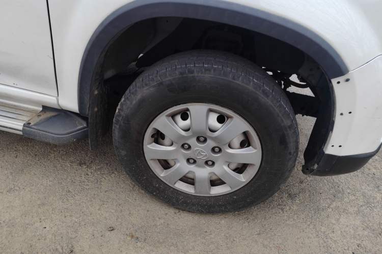 Used CHANGAN KAICHENG F300 2022 1.5L Houlang Version Standard Wheelbase DAM15KL Right Front Wheel Hub