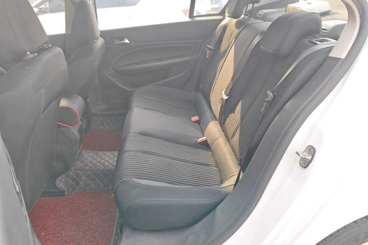 Used Peugeot 408 2018 Revised Version 1.8L Manual Leading Edition Left Rear Seat