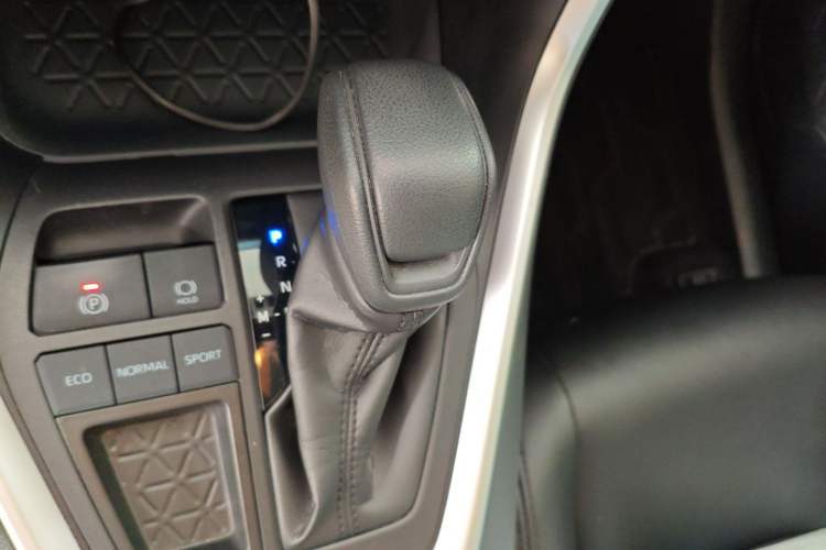 Used Toyota RAV4 2020 2.0L CVT Two-Wheel Drive Urban Edition