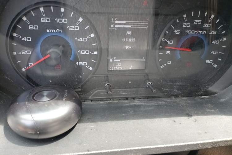 Used Iveco Daily 2023 2.5T A37M1 Long Wheelbase Mid-Roof Dual-Tire Side-Sliding Doors 5-9 Seats
