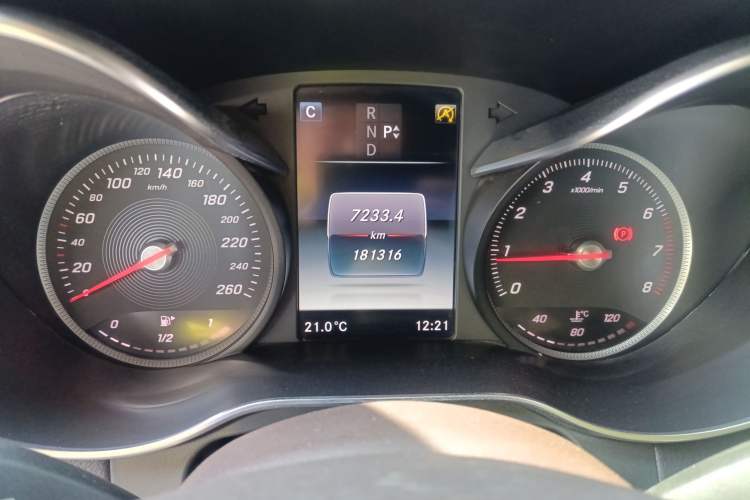 Used Mercedes-Benz GLC 2017 GLC 260 4MATIC Luxury Model
