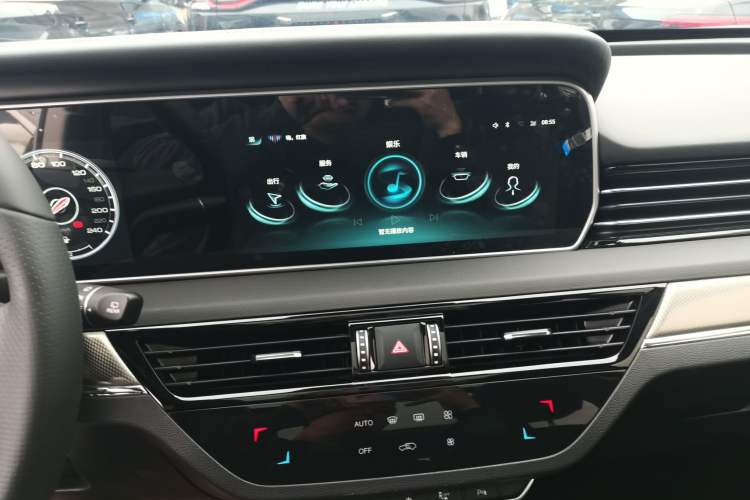 Used Hongqi HS5 2022 Revised Version 2.0T Smart Connect Flagship Edition
