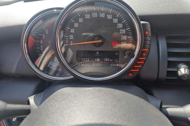 Used MINI 2015 1.2T ONE Five-Door Edition Odometer Close Up