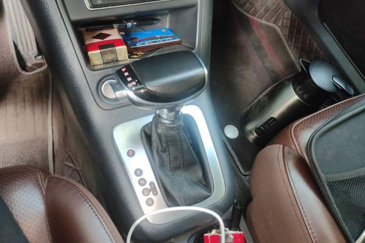 Used Volkswagen Tiguan 2015 1.8TSI Automatic Two-Wheel Drive Luxury Model Gear Lever