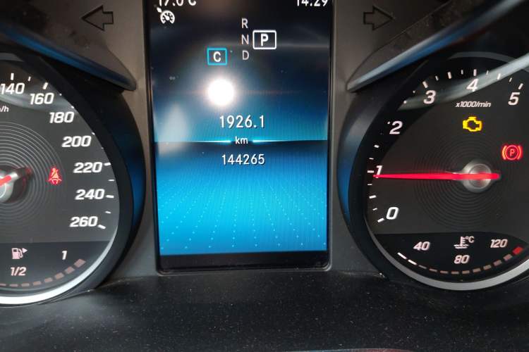 Used Mercedes-Benz C-Class 2019 C 180 L Dynamic Sports Edition Odometer Close Up