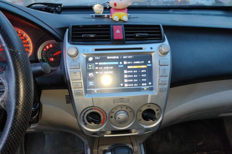 Used Honda City Classic 2008 1.5L Automatic Elite Edition Audio And AC Panel