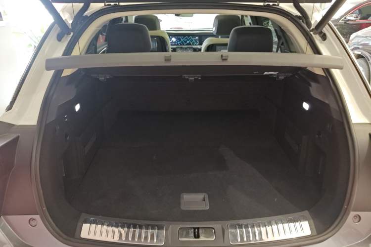 Used Hongqi E-HS9 2022 660 km Range Flagship Edition Four Seats
