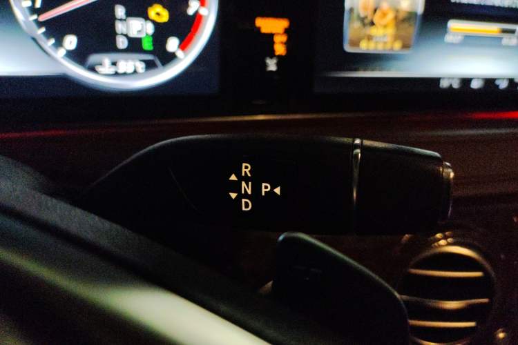 Used Mercedes-Benz S-Class 2014 S 320 L Business Model
