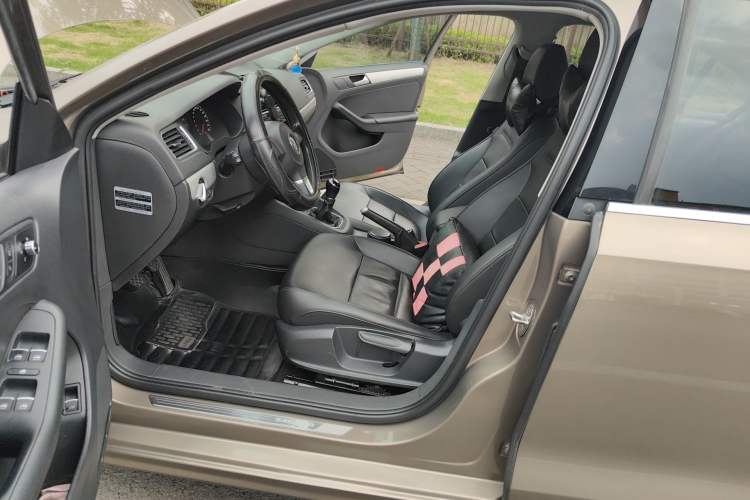 Used Volkswagen Sagitar 2014 Revised Version 1.6L Manual Comfort Edition