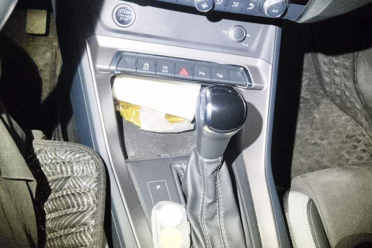 Used Audi Q3 2022 35 TFSI Fashion Dynamic Model Gear Lever