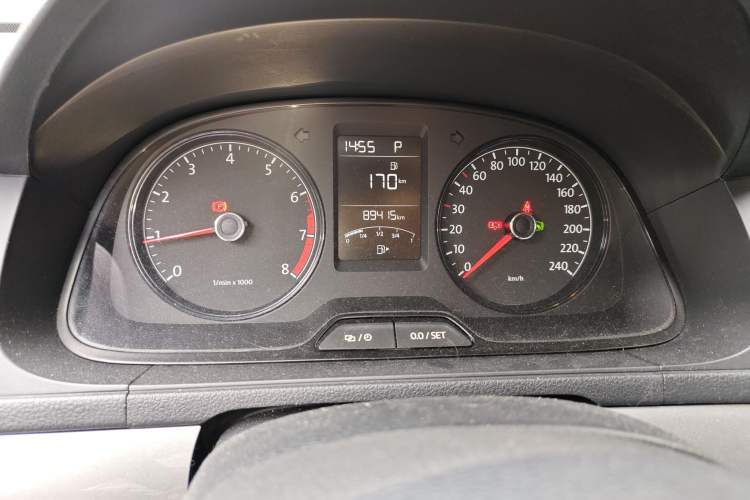 Used Volkswagen Lavida 2013 Revised Classic 1.6L Automatic Fashion Edition Instrument Cluster