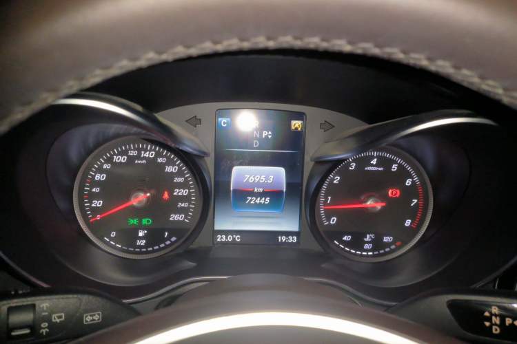 Used Mercedes-Benz GLC 2018 Facelift GLC 260 4MATIC Luxury Edition
