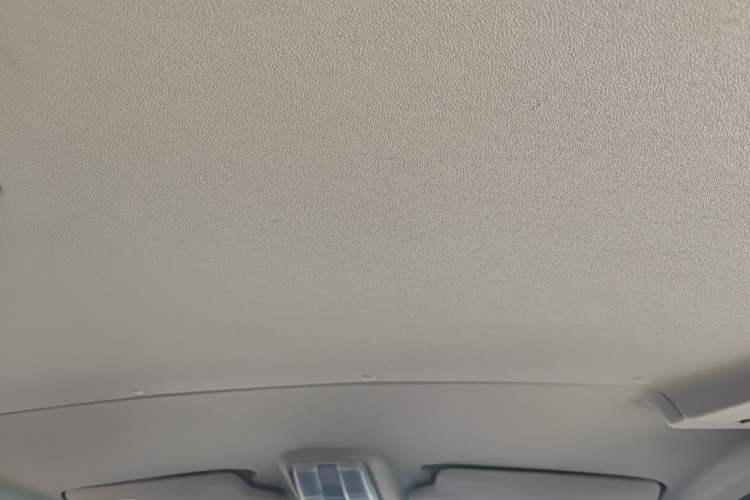 Used SAIC MAXUS Xintu V80 2024 Aotuntong Value Edition 6MT Short Wheelbase Ultra-Low Roof 127 Ps 5/6 Seats