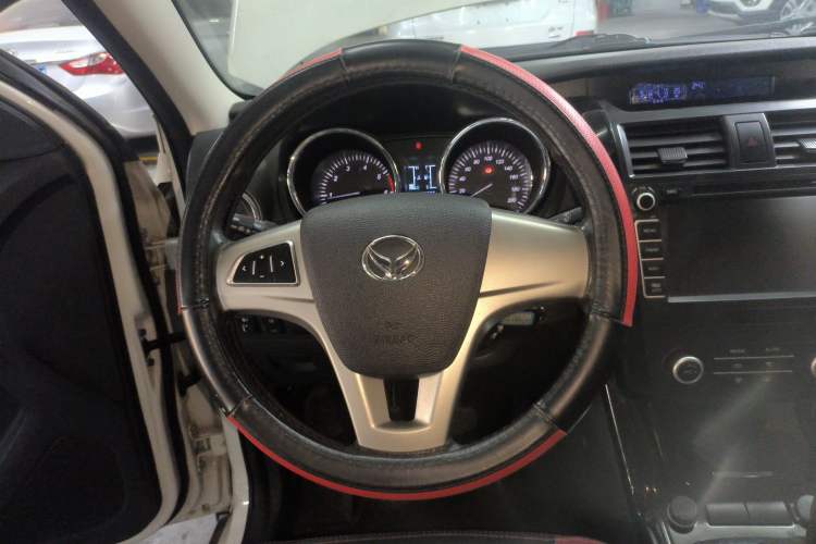 Used HYOSOW S3 2016 1.5L Manual Luxury Edition China IV Emission Standard Steering Wheel