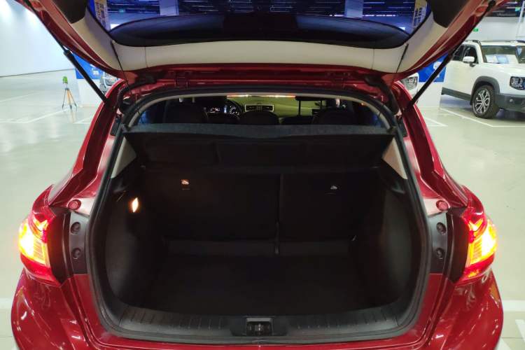 Used Nissan Tiida 2019 1.6L CVT Smart Drive Version China VI Standard
