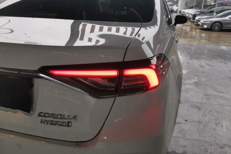 Used Toyota Corolla 2021 Dual-Motor 1.8L E-CVT Elite Edition
