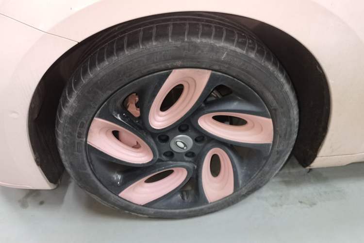 Used ORA Lightning Cat 2022 555 km Luxury Edition
