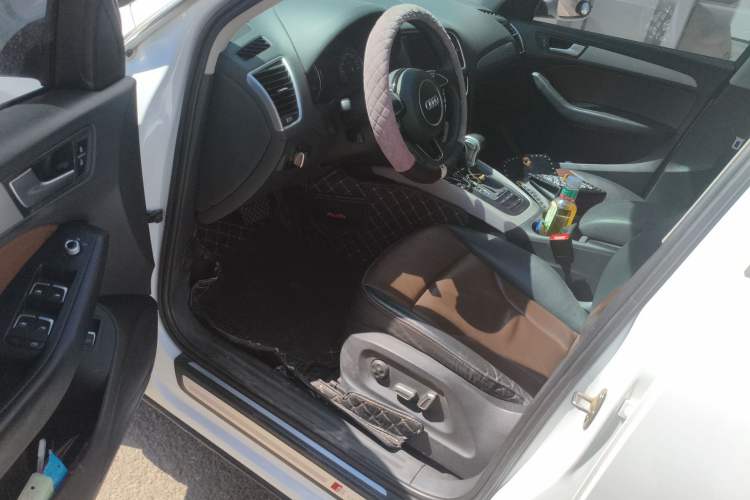 Used Audi Q5 2017 Plus 40 TFSI Ambition Model Driver Seat